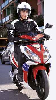 Front 3-quarter view, nsc50r, right facing.