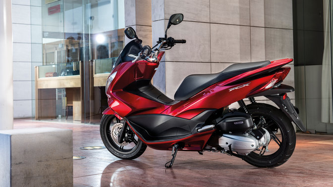 Honda-Scooter-PCX150-Location-Pearl Siena Red-Static