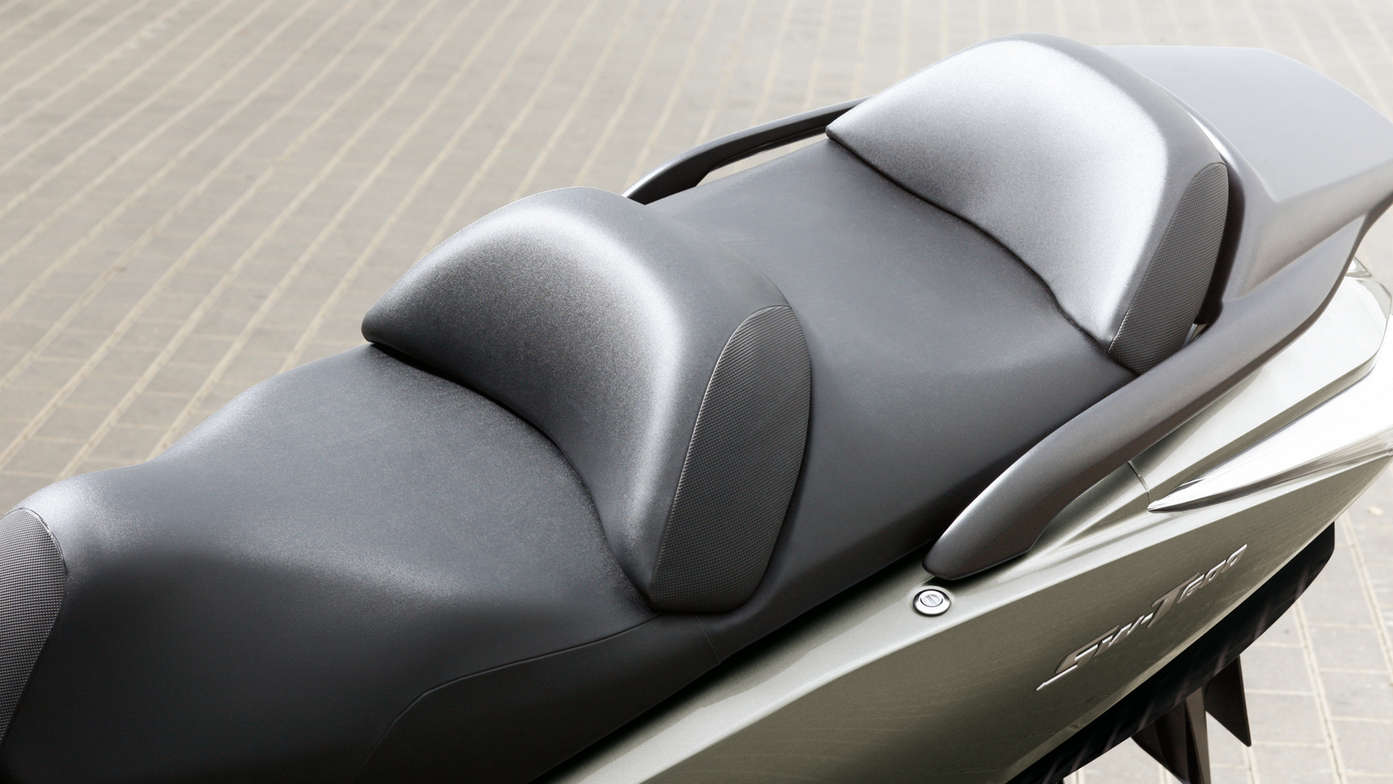 Aerial/rear-threequarter view of seat. Left-facing (Road location).