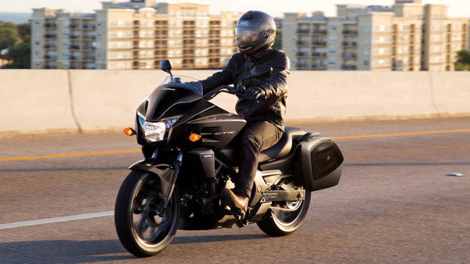 Tourer, CTX700, Location, Dynamic, Darkness Black Metallic,Front 3/4