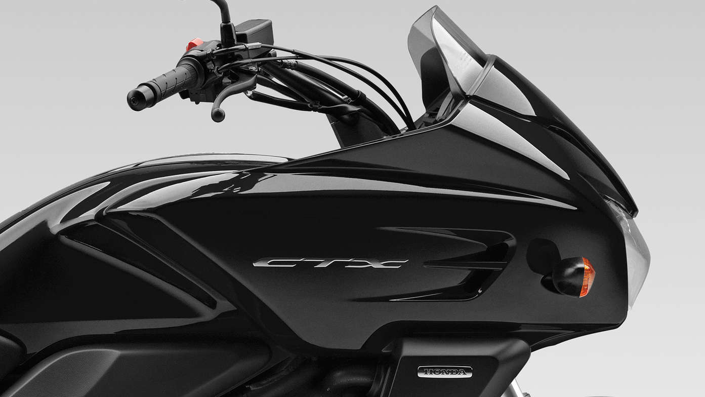 Tourer, CTX700, Studio, Darkness Black Metallic, Cowl, Detail