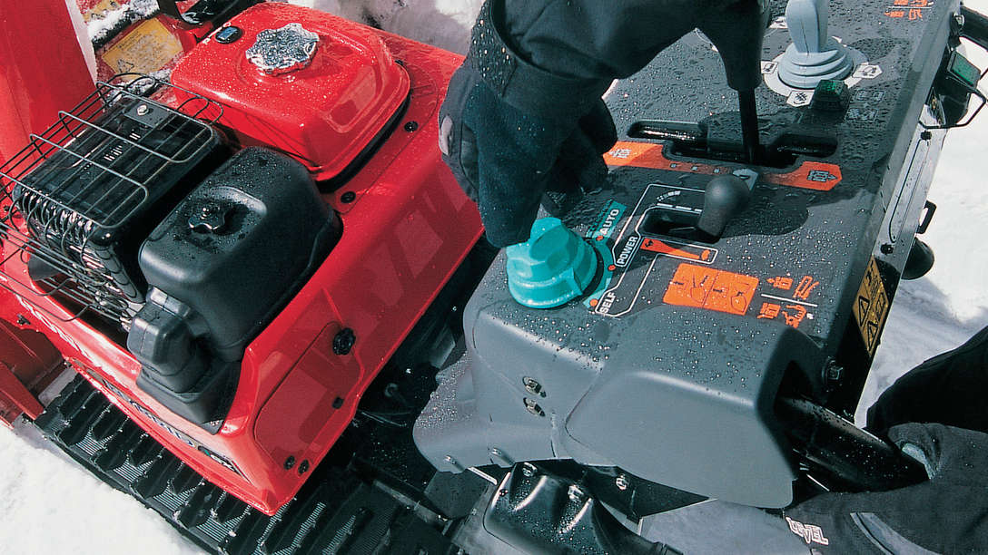 Close up of Hybrid being used by model, focusing on three different drive modes.